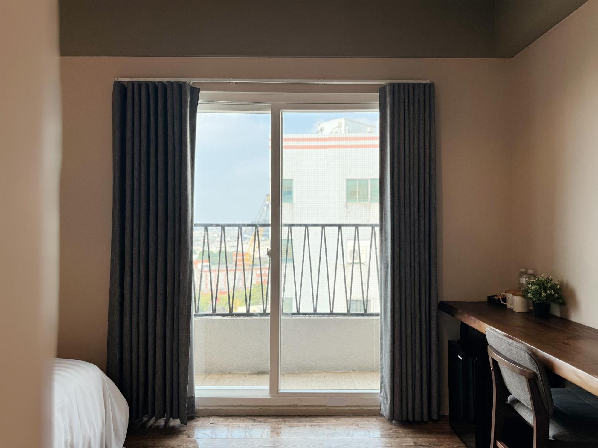 Roaders Hotel Tainan Chengda ภายนอก รูปภาพ