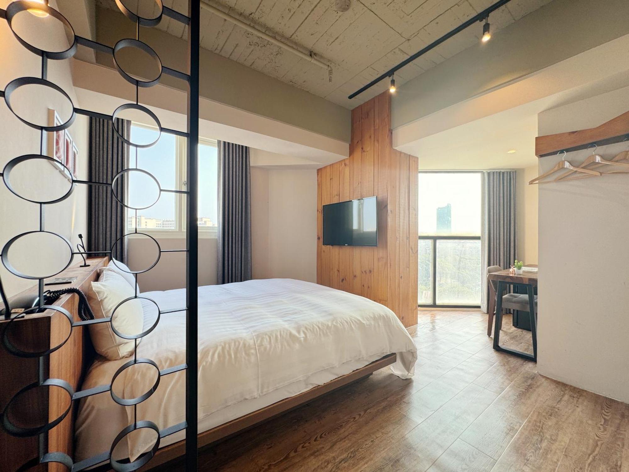 Roaders Hotel Tainan Chengda ภายนอก รูปภาพ
