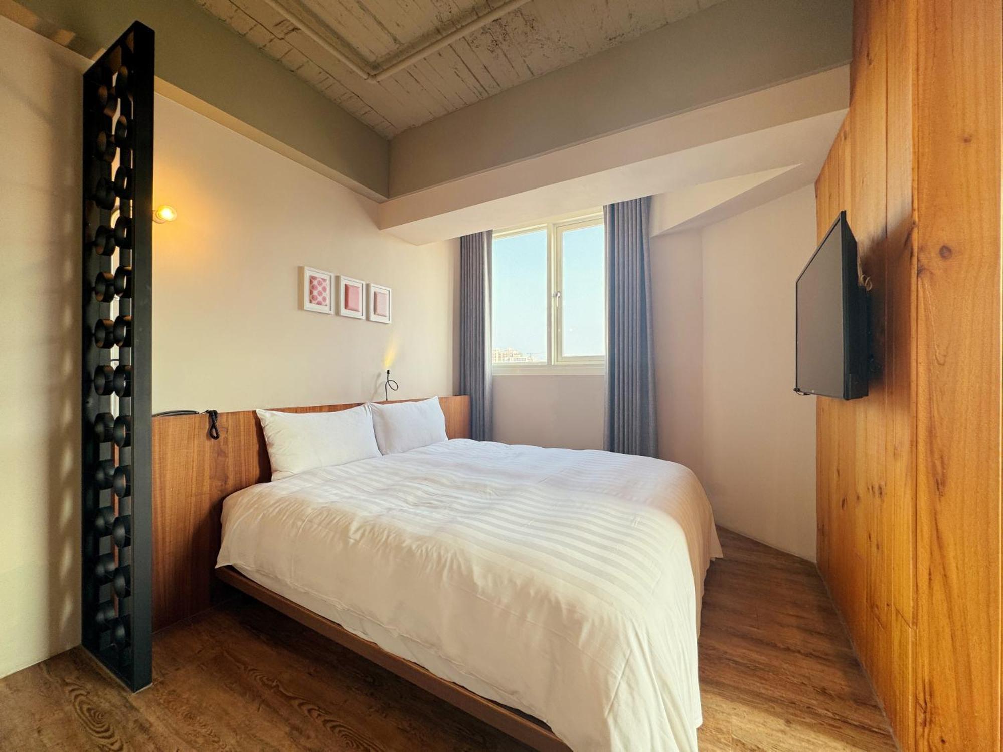 Roaders Hotel Tainan Chengda ภายนอก รูปภาพ