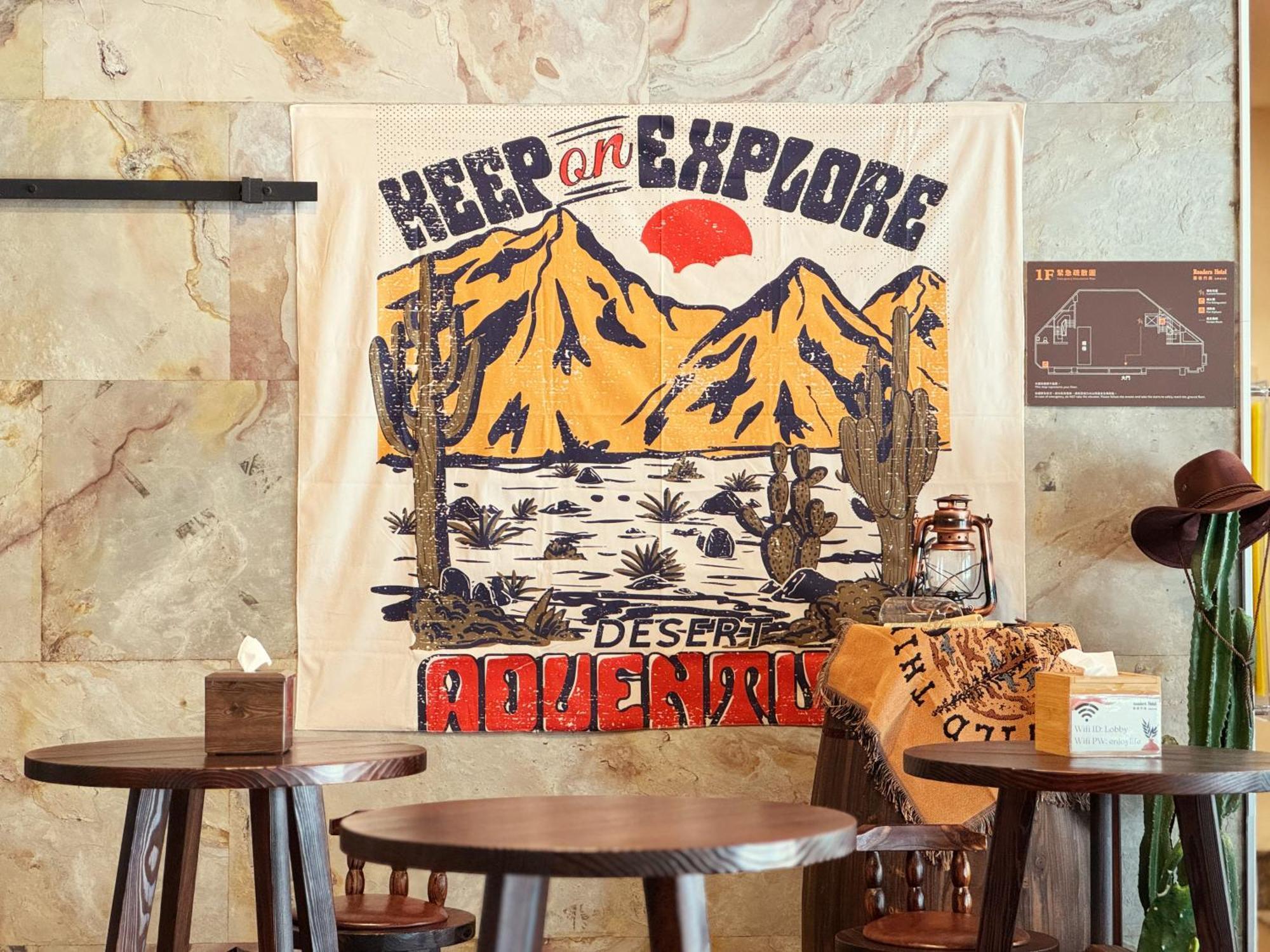 Roaders Hotel Tainan Chengda ภายนอก รูปภาพ