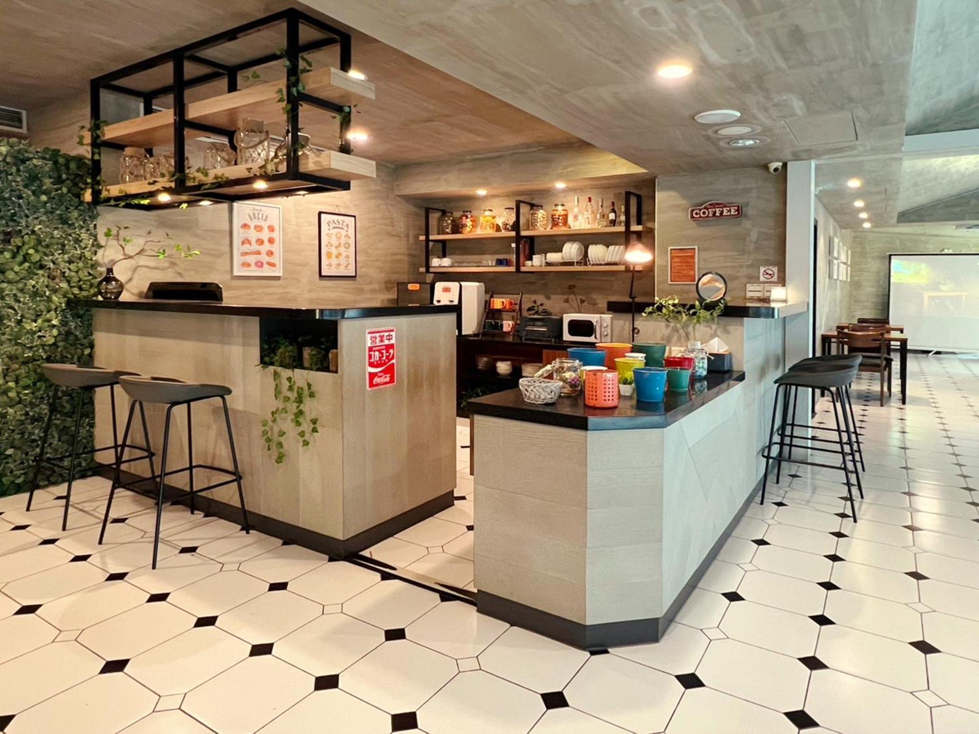 Roaders Hotel Tainan Chengda ภายนอก รูปภาพ