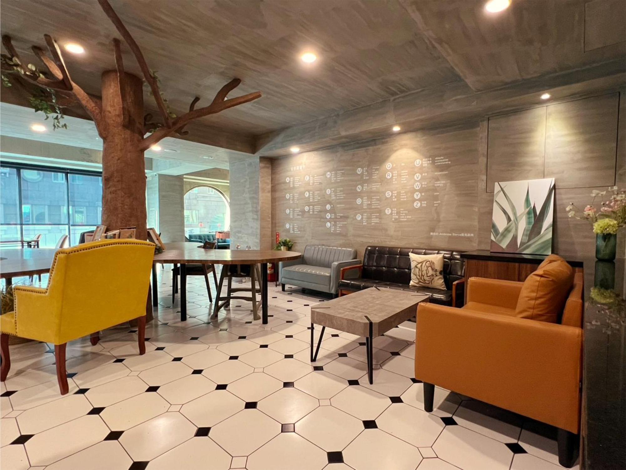 Roaders Hotel Tainan Chengda ภายนอก รูปภาพ