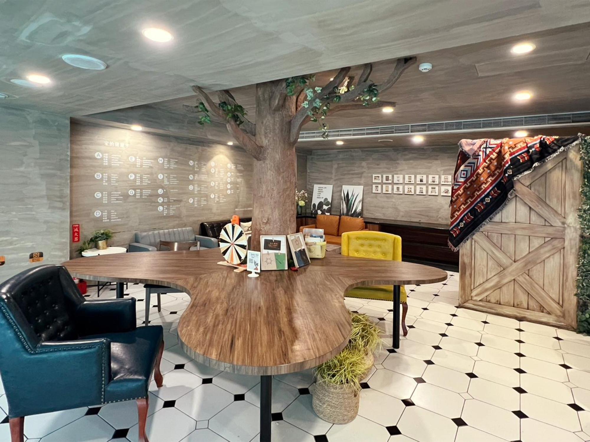 Roaders Hotel Tainan Chengda ภายนอก รูปภาพ